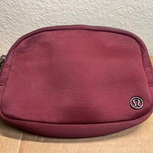 Lululemon Berry belt bag